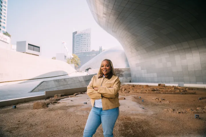 Vintage Seoul Streets: A Local Photoshoot Journey Off the Beaten Path
