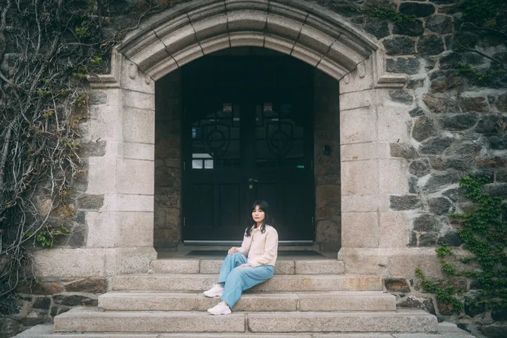 Vintage Seoul Streets: A Local Photoshoot Journey Off the Beaten Path