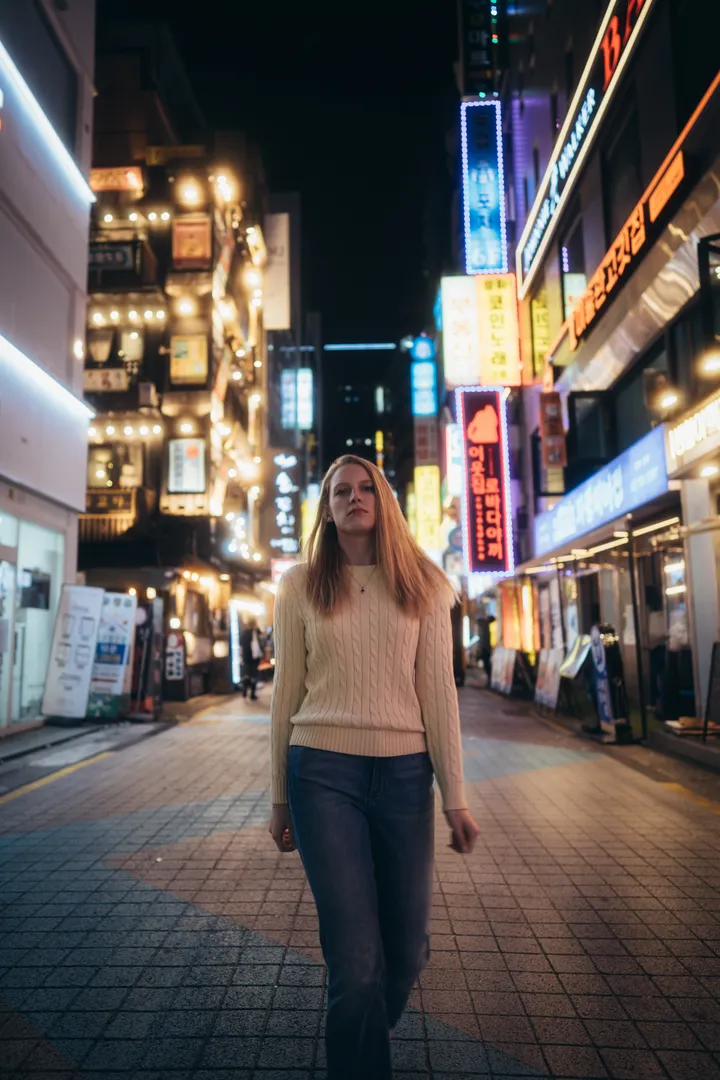 Vintage Seoul Streets: A Local Photoshoot Journey Off the Beaten Path