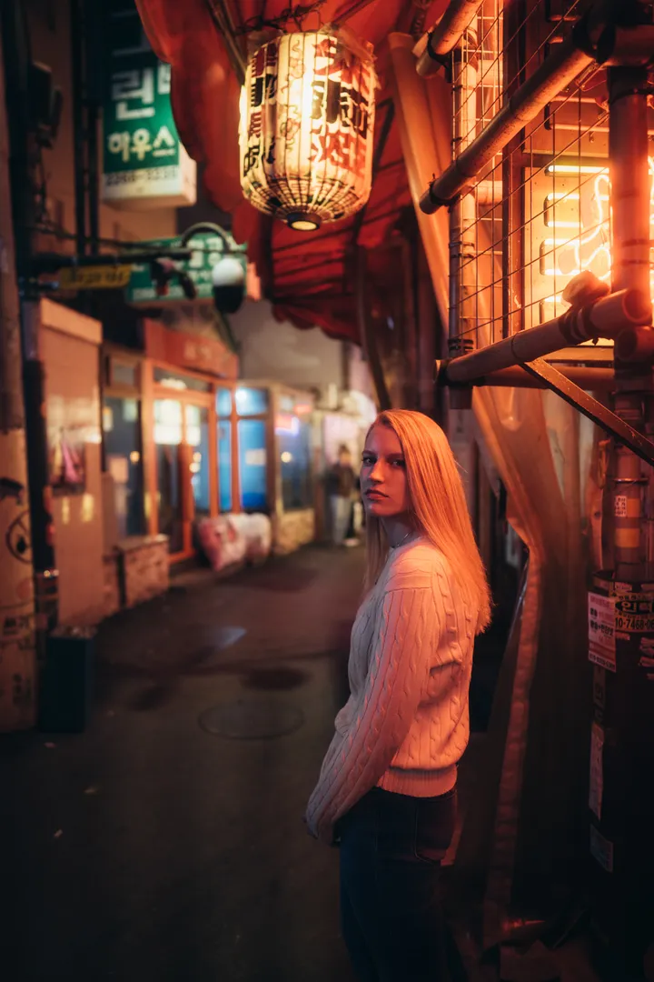 Vintage Seoul Streets: A Local Photoshoot Journey Off the Beaten Path