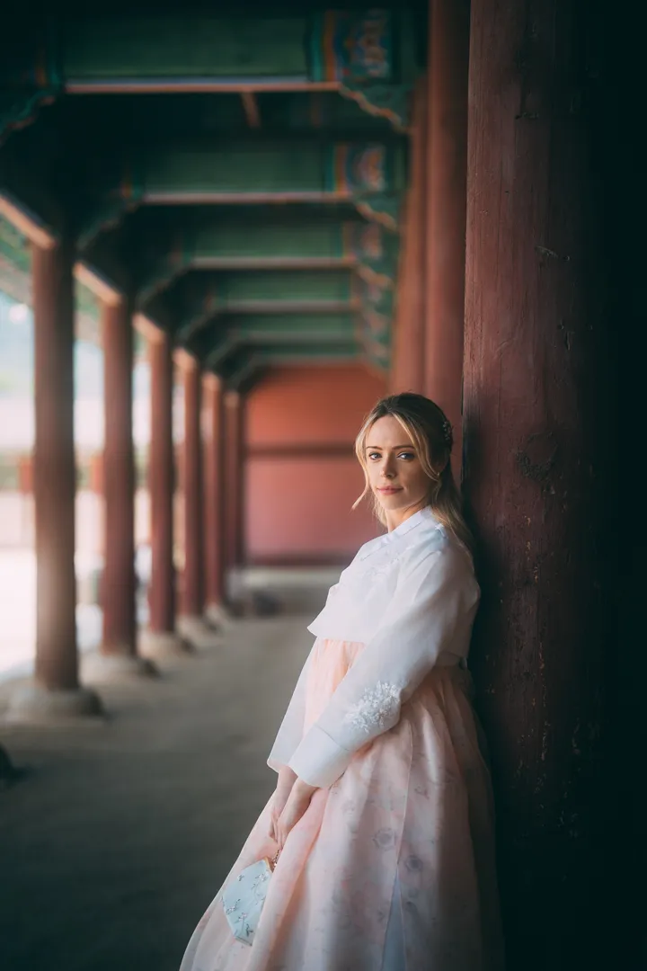 Nostalgic Hanbok Photoshoot in Seoul at Local Traditional Spots