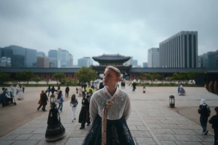 Nostalgic Hanbok Photoshoot in Seoul at Local Traditional Spots