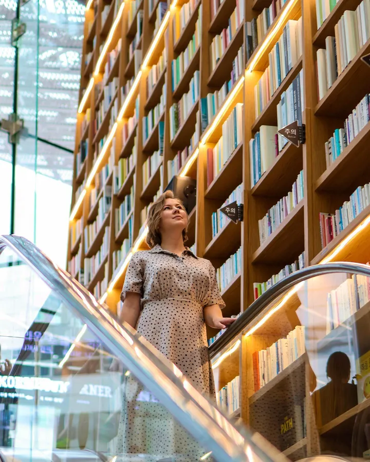Seoul Street Photoshoot – Visual Journey at the Most Photogenic Spots