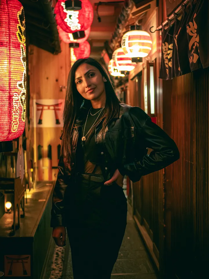 Osaka After Dark – Night Photoshoot in the City’s Hidden Backstreets