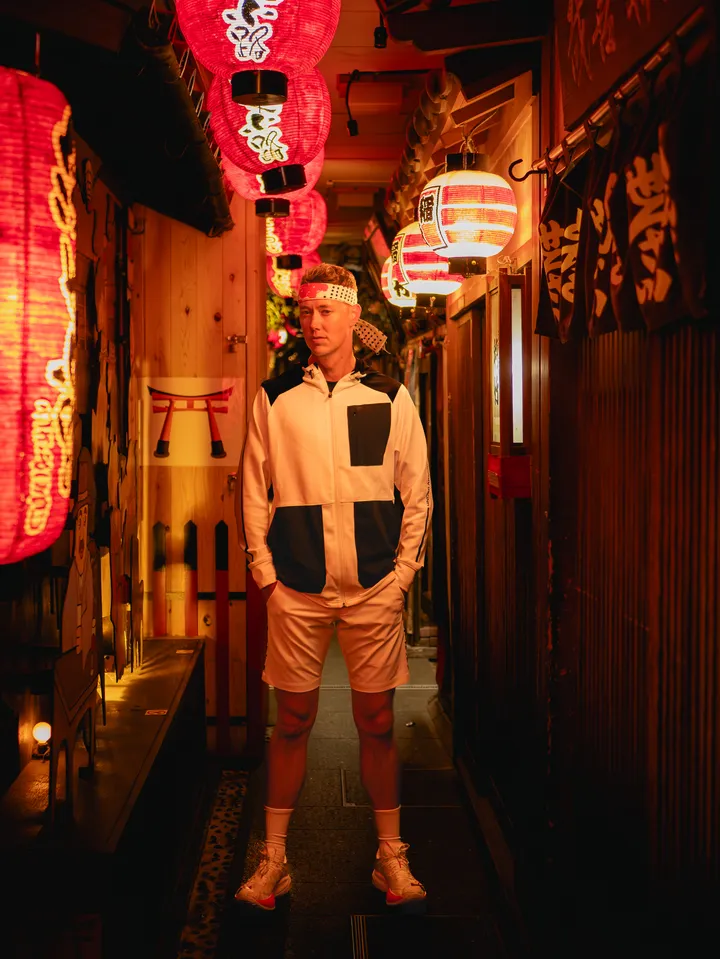 Osaka After Dark – Night Photoshoot in the City’s Hidden Backstreets