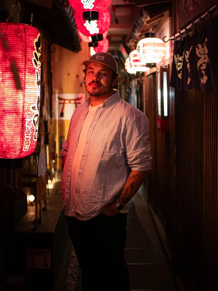 Osaka After Dark – Night Photoshoot in the City’s Hidden Backstreets