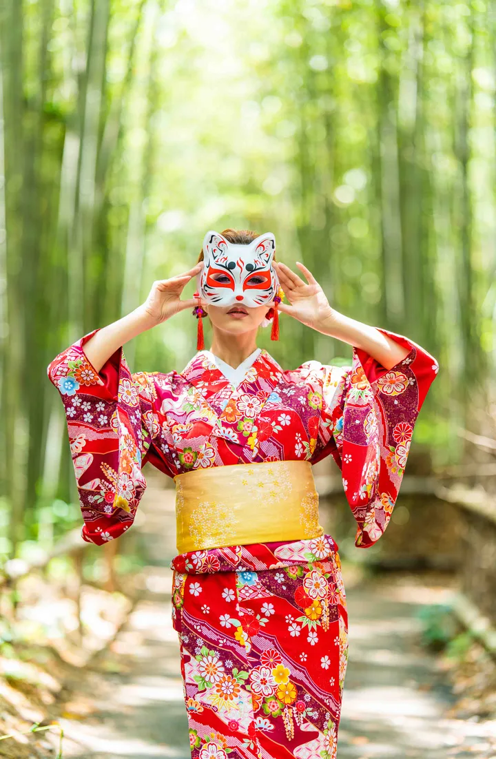 Enchanting Kyoto Kimono Photoshoot in Arashiyama Bamboo Forest