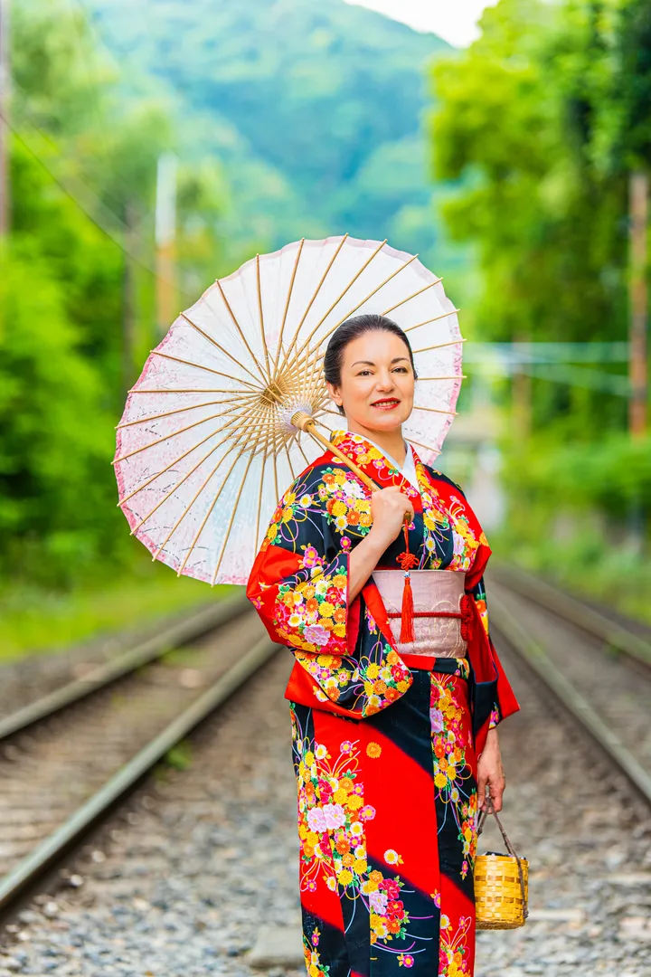 Enchanting Kyoto Kimono Photoshoot in Arashiyama Bamboo Forest