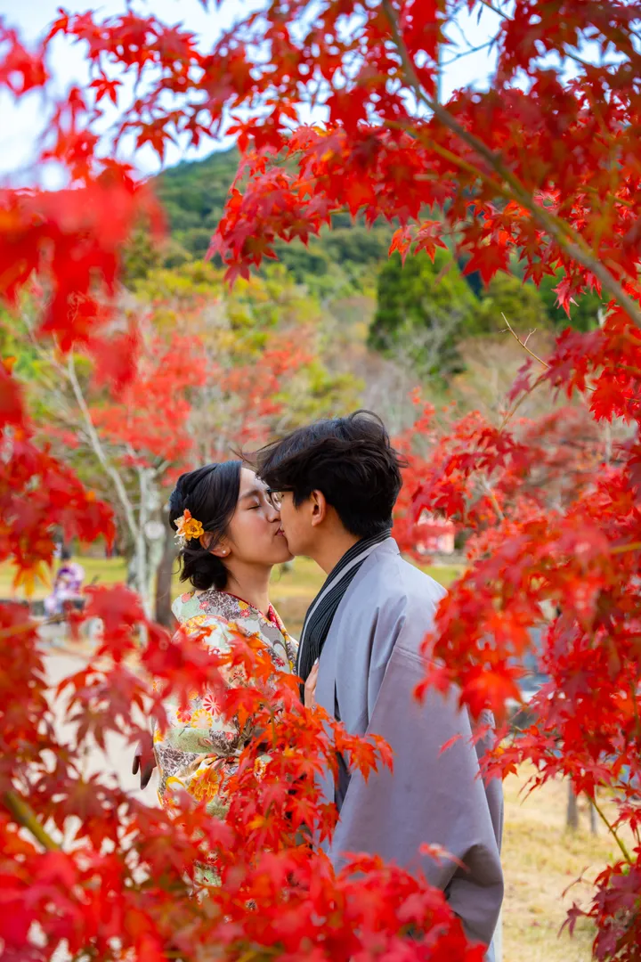 Kyoto Traditional Kimono Photoshoot Experience in Higashiyama District