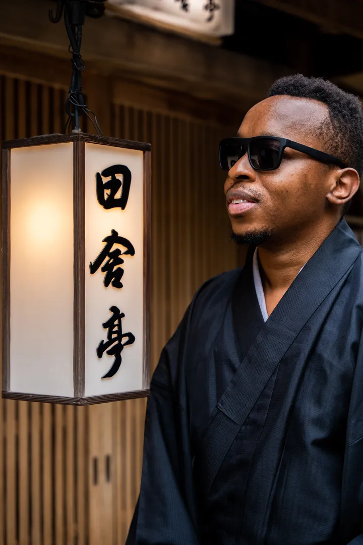 Kyoto Traditional Kimono Photoshoot Experience in Higashiyama District