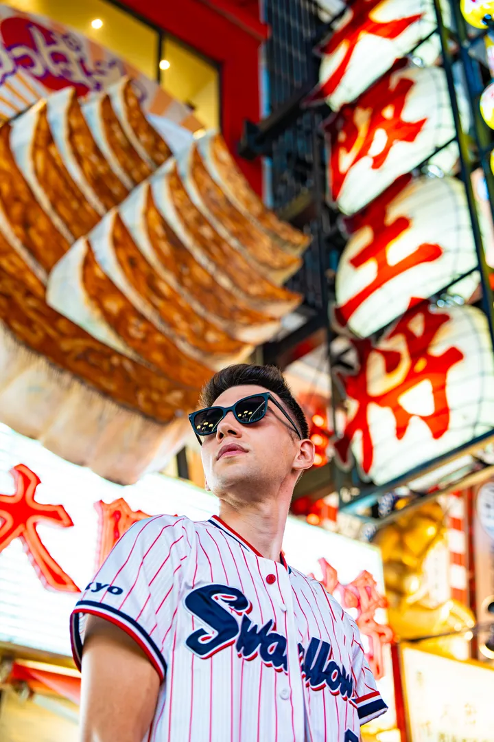 Vibrant Night Photoshoot in Osaka With Local Photographer