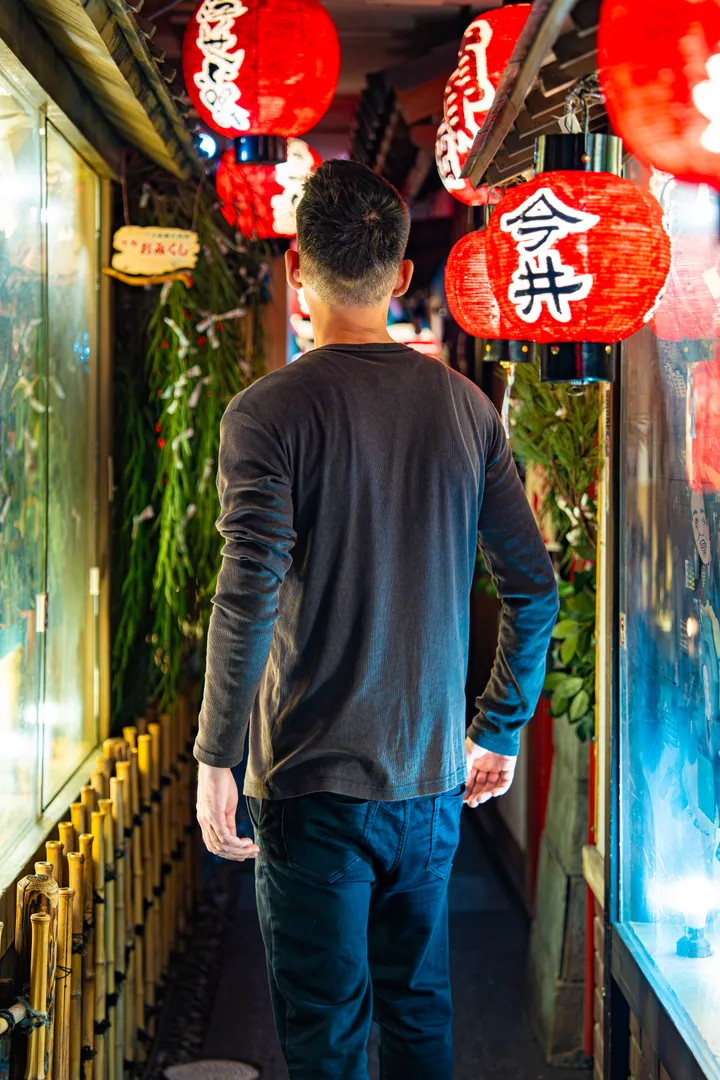 Vibrant Night Photoshoot in Osaka With Local Photographer