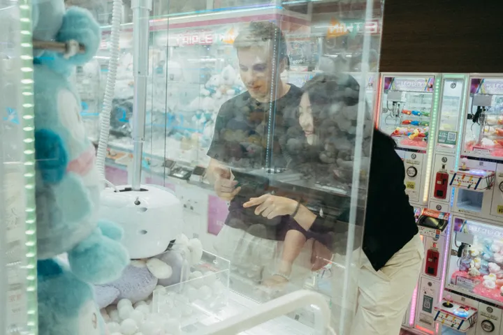 Film-Style Prenup Photoshoot Experience in Tokyo for Couples