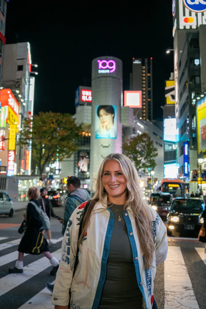 Crazy Tokyo Neon Nights – Street Photoshoot in Shibuya or Shinjuku