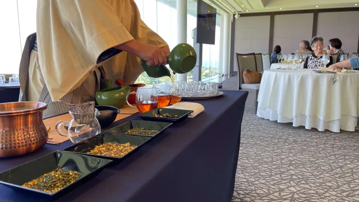 Tea Ceremony Photoshoot at the foot of Mount Fuji with a Tea Master