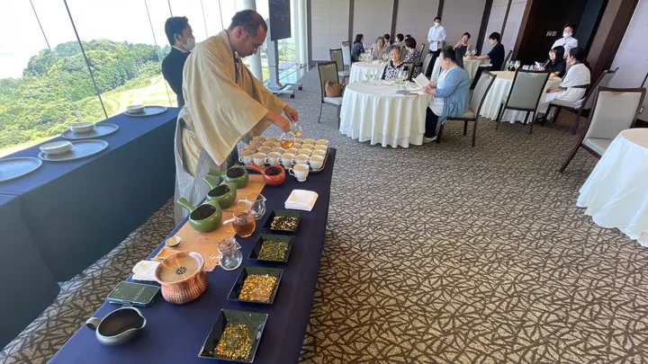 Tea Ceremony Photoshoot at the foot of Mount Fuji with a Tea Master